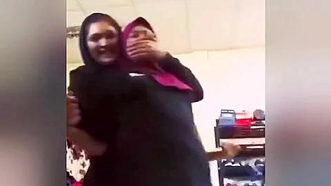 Hijab Girl Handgag